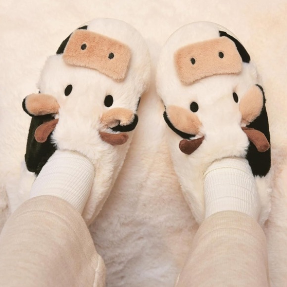 Fuzzy Women’s Indoor/Outdoor Plush Cow Wrap Heel Slippers/House Shoes | NEW!🐮 - Picture 2 of 8